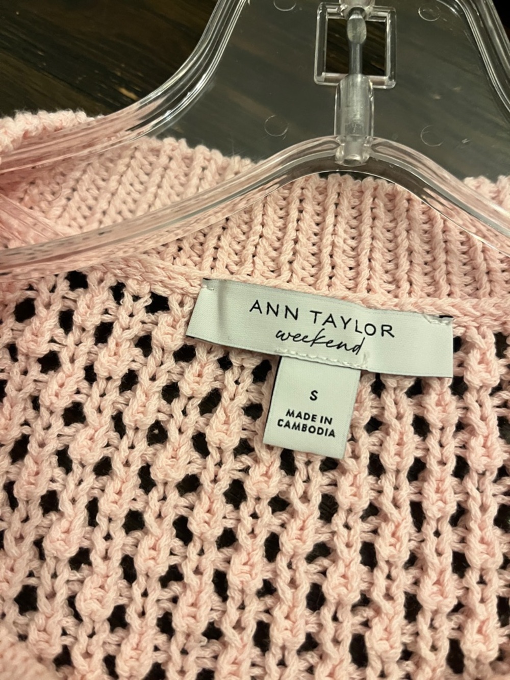 Ann Taylor weekend Open-Knit Blush Pink Button Cardigan, size small - Picture 4 of 6